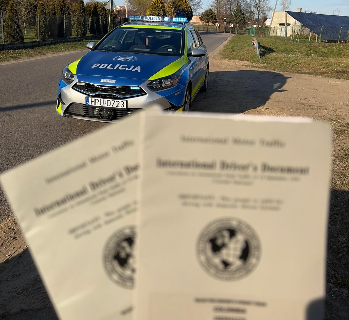 Kępińska Policja zatrzymała czterech mężczyzn za posługiwanie się fałszywymi prawami jazdy